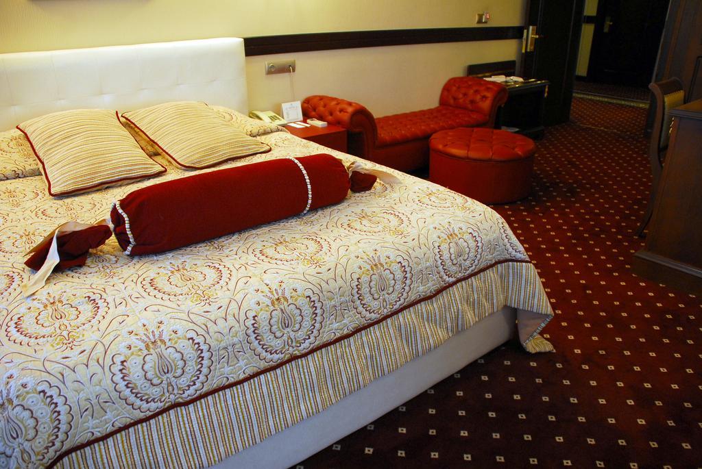 Adana Erten Hotel מראה חיצוני תמונה
